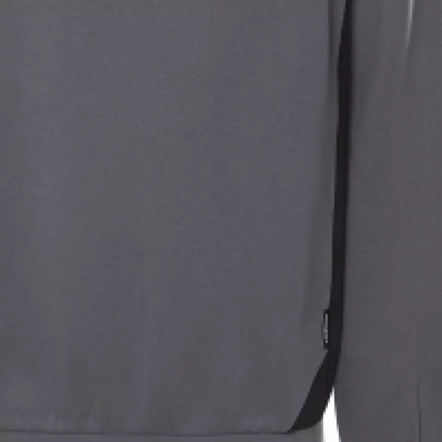 Das Langarm-Design bietet zuverlässigen Schutz und Tragekomfort bei kühleren Bedingungen.