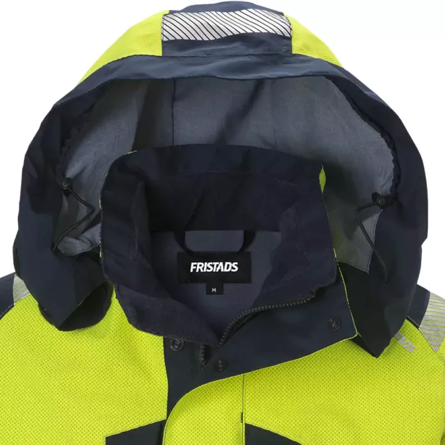 **Detachable Hood** gives you the flexibility to adapt quickly to changing weather and work conditions.