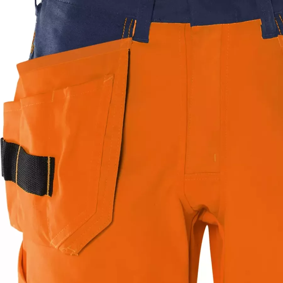 **CORDURA®-verstärkte Werkzeugtaschen** halten Ihre Werkzeuge sicher und sind widerstandsfähig gegen täglichen Verschleiß.