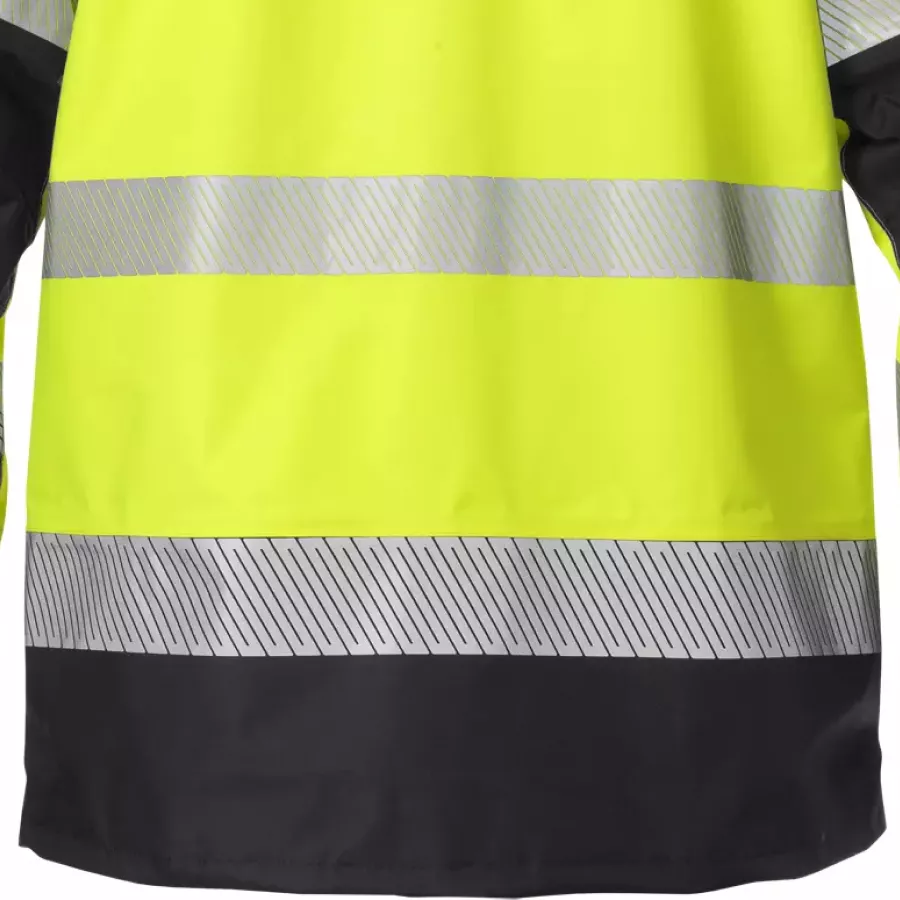 **Extended Back** provides extra coverage to keep you comfortable and protected when bending or reaching.