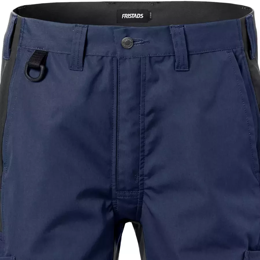 **Water-Repellent Finish** keeps you dry and focused even in damp conditions.