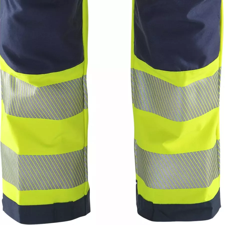**Reflective Stripes** enhance your visibility and safety in low-light conditions.