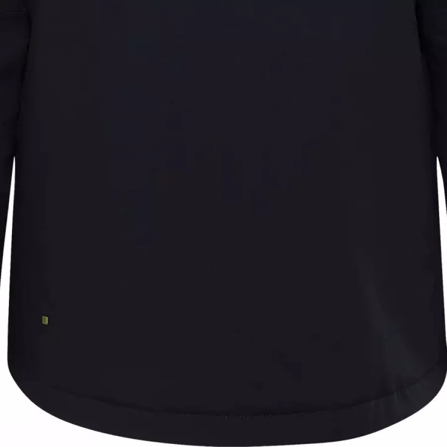 **Extended Back** provides extra coverage to keep you warm and protected when bending or reaching.