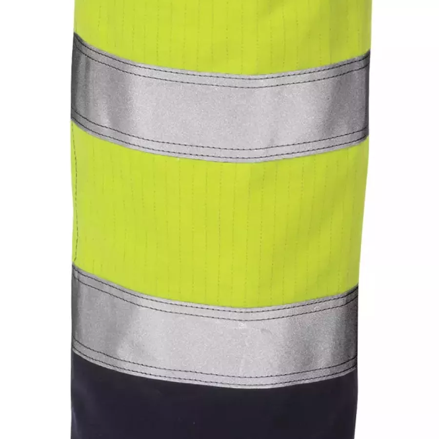 **Reflective Stripes** enhance your visibility so you feel seen, confident, and ready to move in busy work environments.