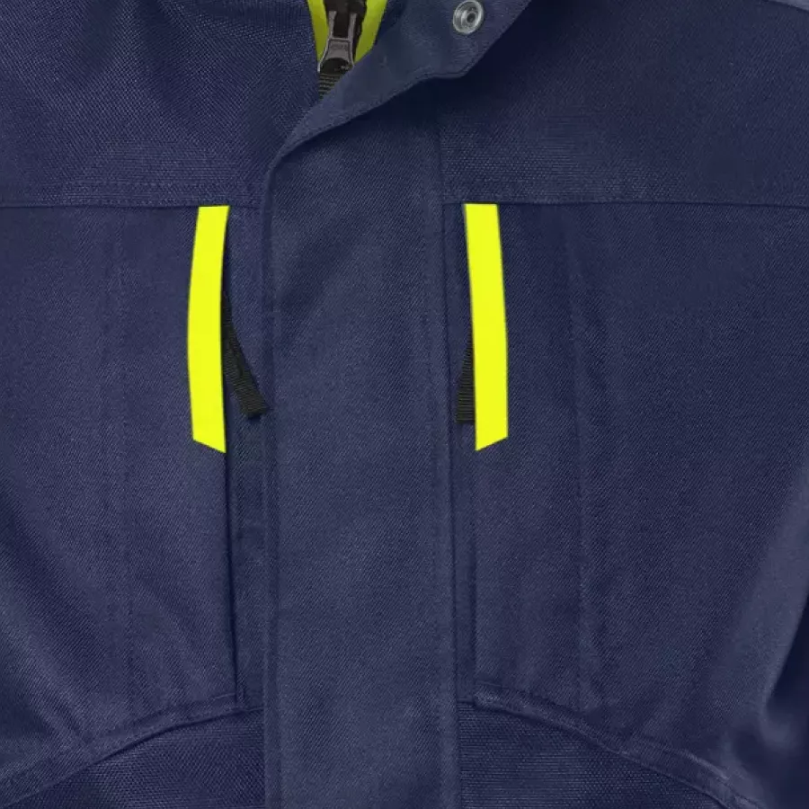 **Zipper Pockets** keep your essentials securely stored and easily accessible throughout the workday.