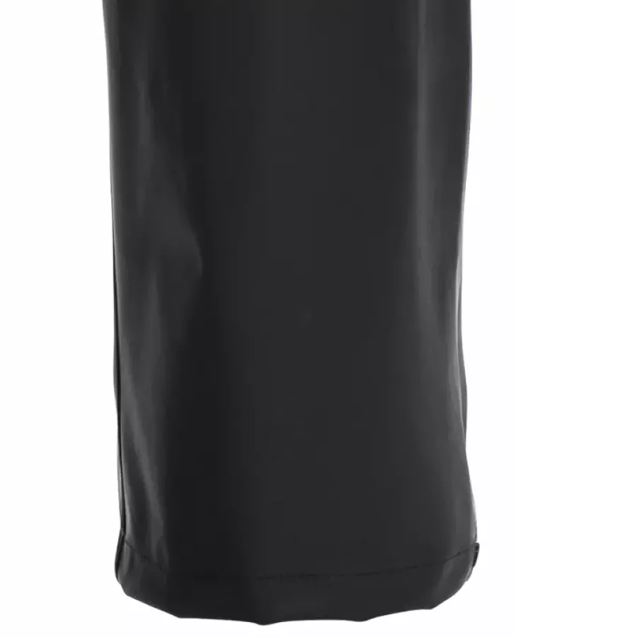 **Adjustable Leg Hems** allow a customized finish that seals in comfort and keeps your fit clean and practical.