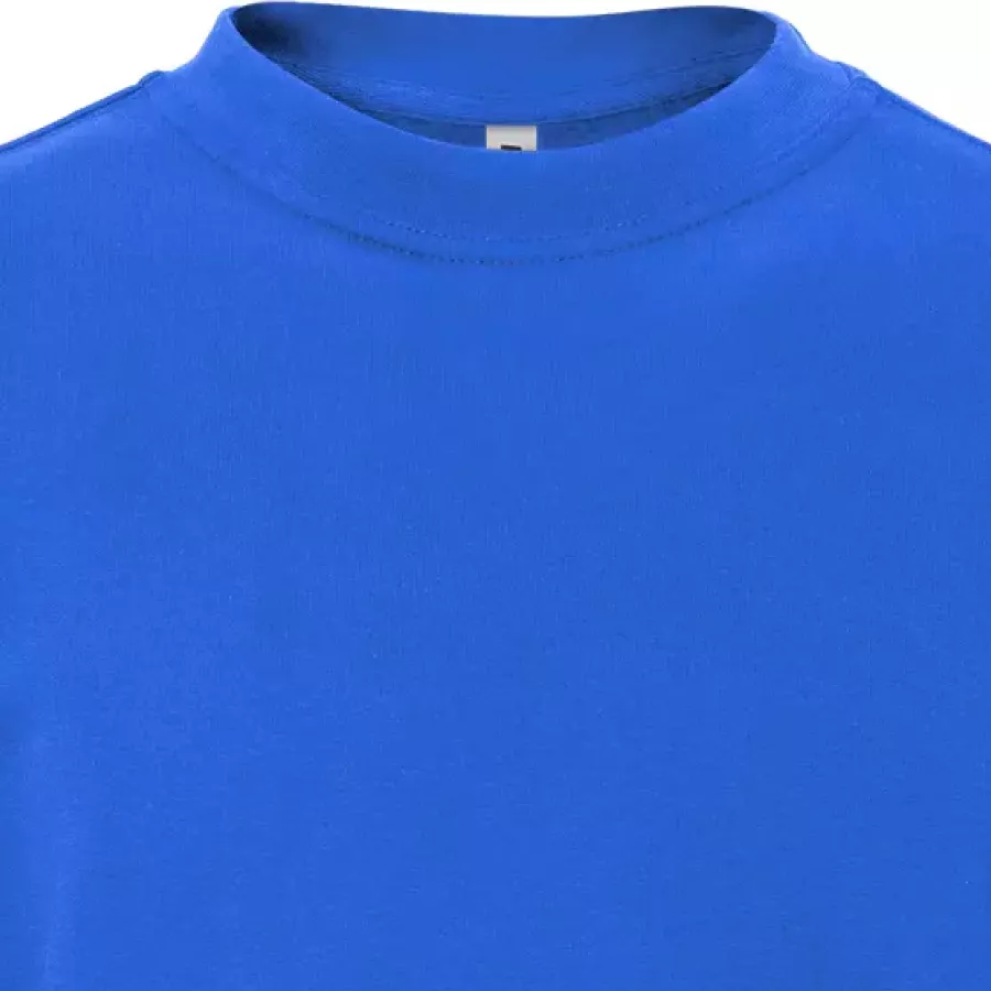 Der **Rundhalsausschnitt** sorgt für einen schlichten, klassischen Look mit angenehmem Tragekomfort für den Alltag.