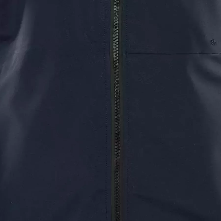 **Water and Windproof** construction keeps you dry and protected in challenging outdoor conditions.