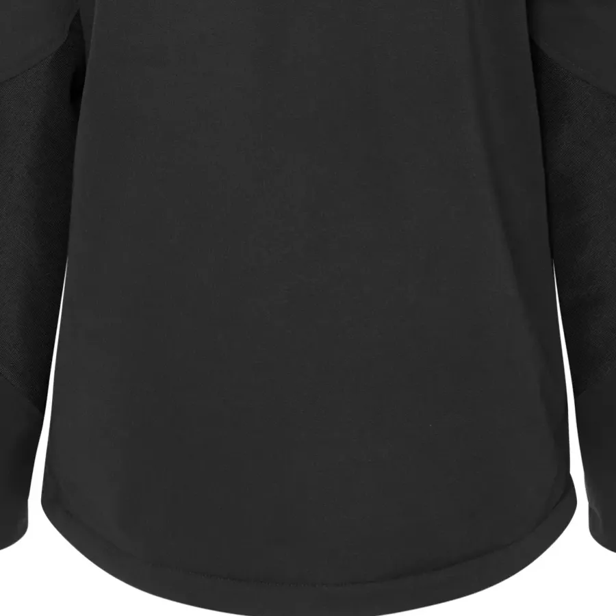 **Extended Back** provides extra coverage for comfort and protection when bending or reaching.