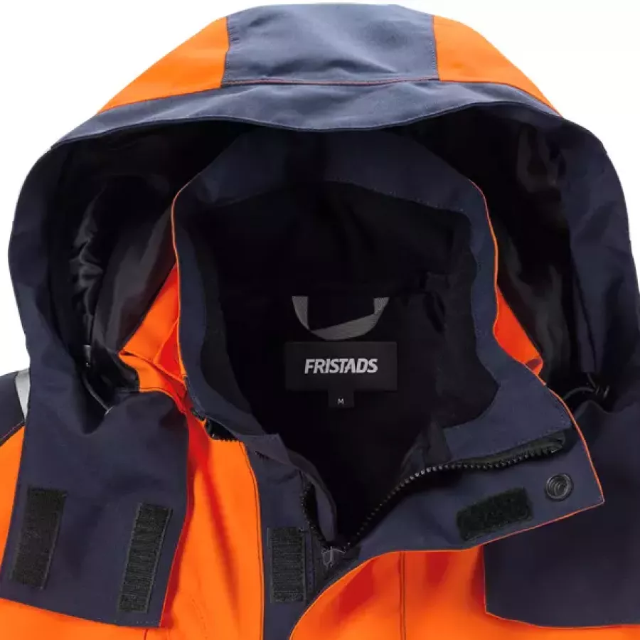 Die abnehmbare Kapuze ermöglicht es Ihnen, Ihren Schutz einfach an das Wetter und die jeweilige Aufgabe anzupassen.