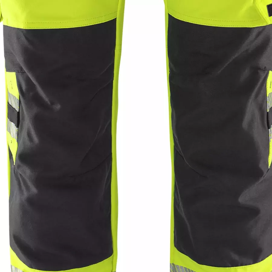 **Reinforced Knee-Pad Pockets** let you kneel comfortably and confidently during every task.