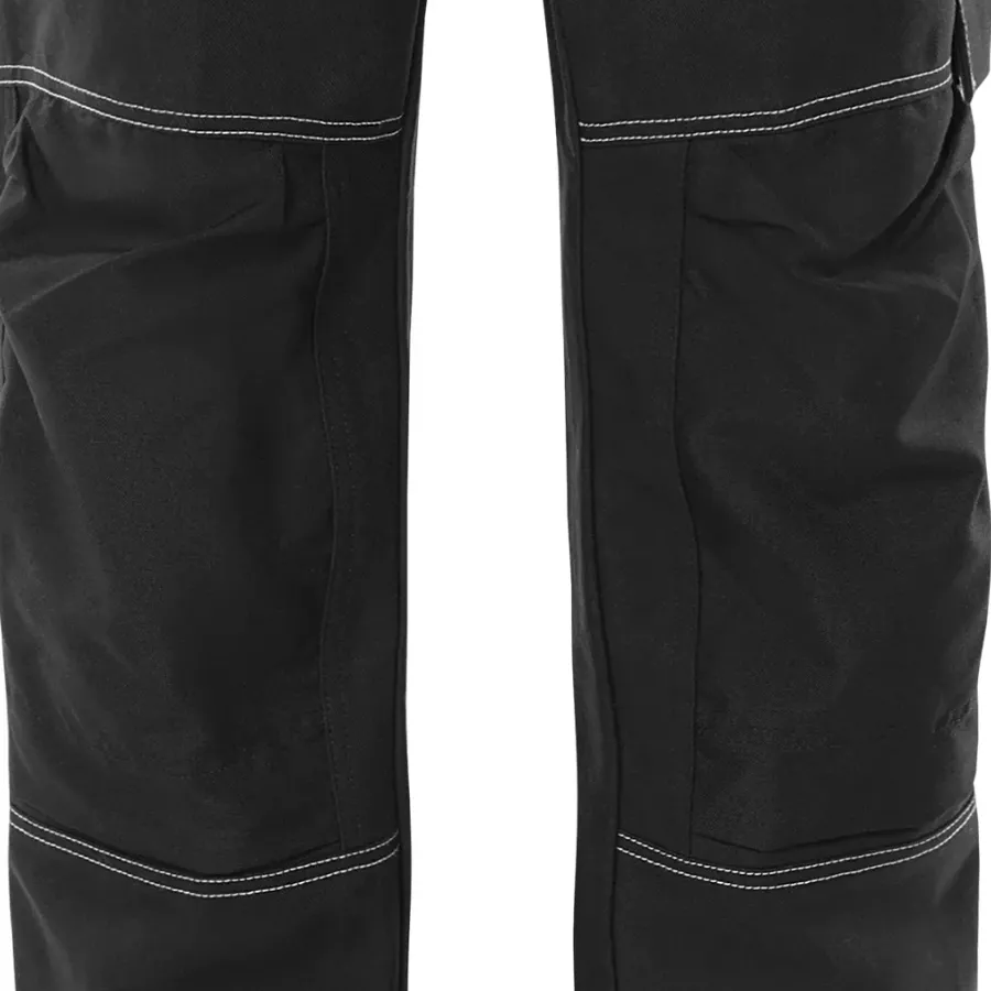 **Verstärkte Kniepolstertaschen** ermöglichen es Ihnen, länger bequem auf den Knien zu arbeiten, ohne den Fokus zu verlieren.