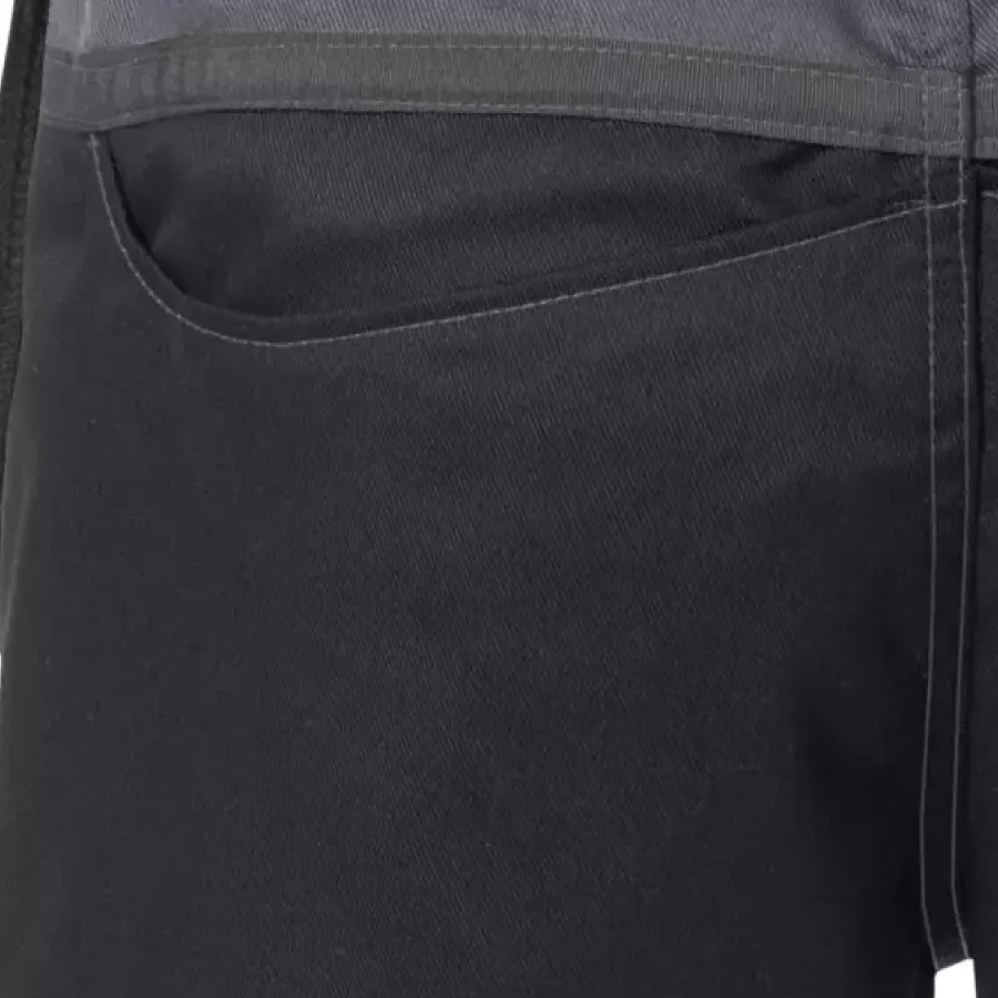 **Strapazierfähiges Material** sorgt dafür, dass diese Hose anspruchsvollen Arbeiten standhält und Ihnen den ganzen Tag über Tragekomfort bietet.