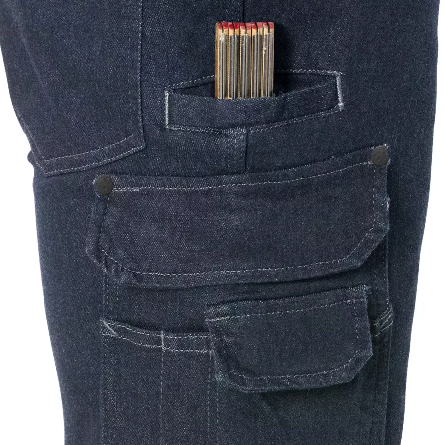 **Funktionale Taschen** halten Ihre Werkzeuge und Utensilien organisiert und griffbereit.