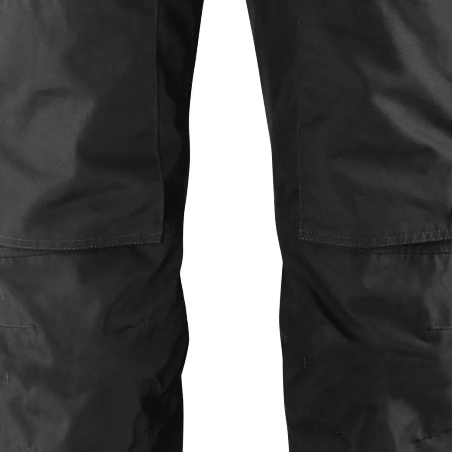 **Wasserabweisende Behandlung** hält Sie bei jedem Wetter trocken und fokussiert.