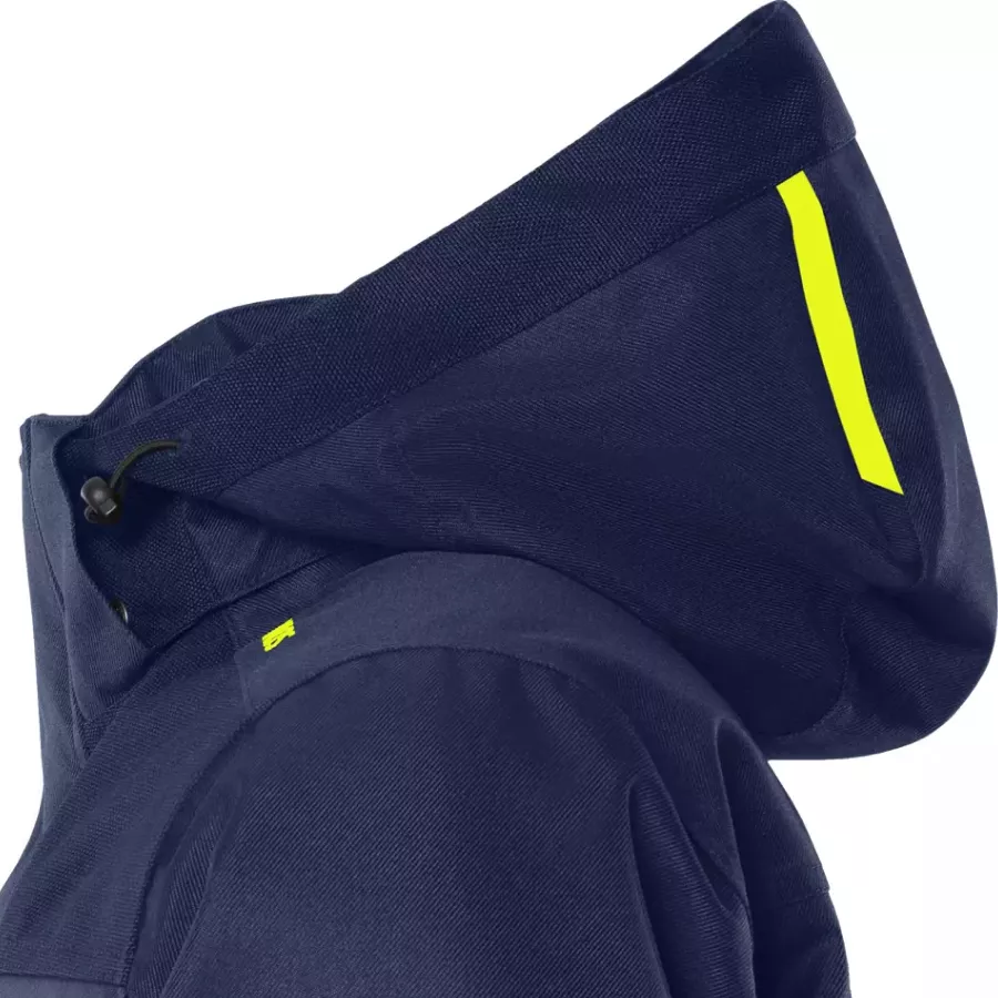**Detachable Hood** gives you flexible protection so you can adapt quickly to changing weather conditions.