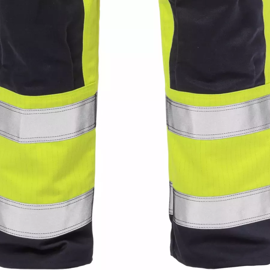 **Reflective Strips** enhance visibility so you stay confidently seen in low-light or busy environments.