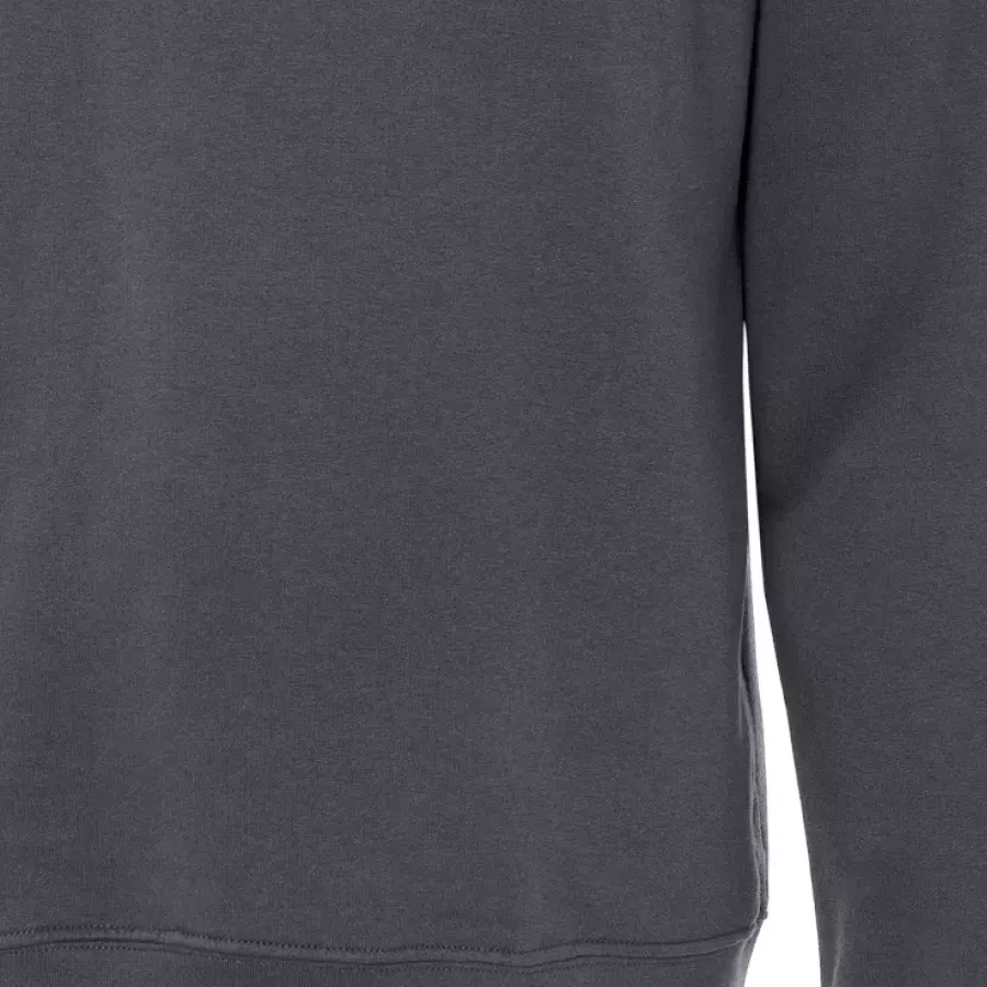 Das **Langarm**-Design bietet zuverlässige Abdeckung und Komfort an kühleren Arbeitstagen.