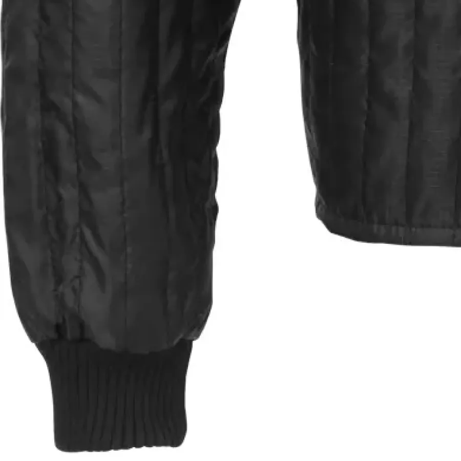 **Knit Cuffs** seal in warmth with a soft, comfortable feel that moves naturally with you.