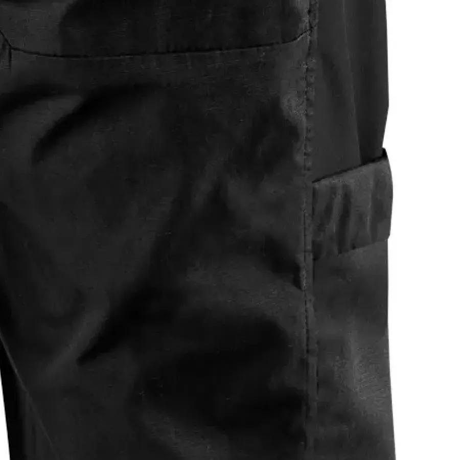 **Mehrere funktionelle Taschen** halten Ihre Werkzeuge und Utensilien organisiert und immer griffbereit.