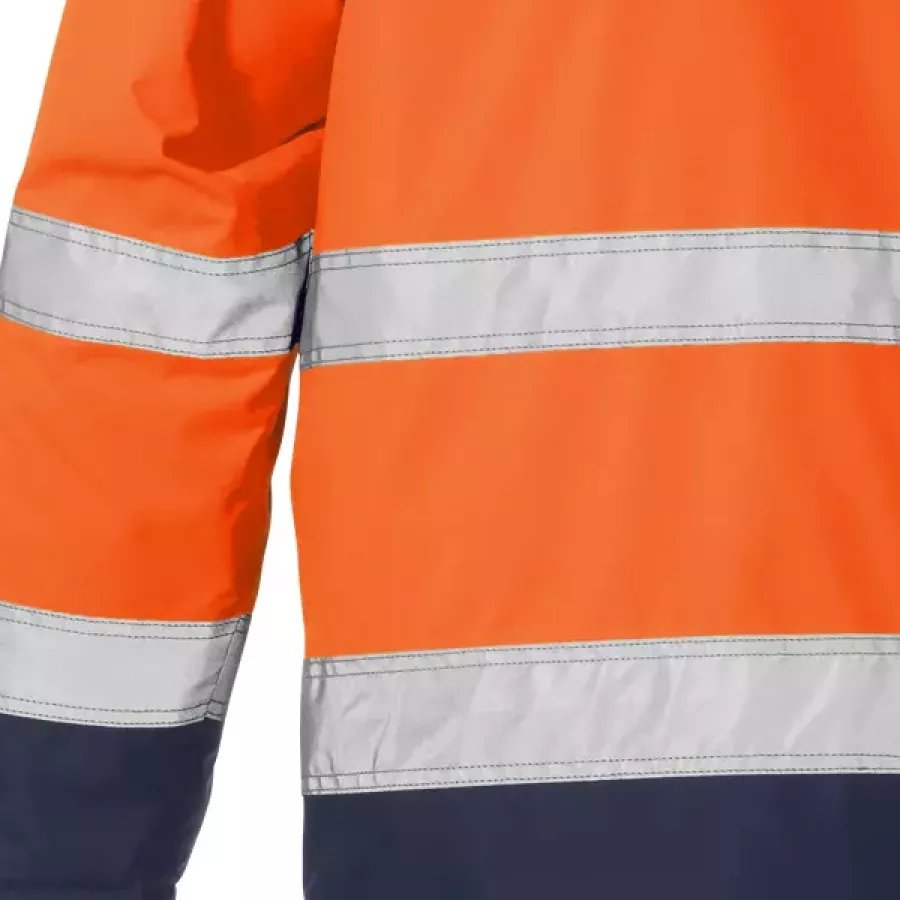 **Reflexstreifen** erhöhen die Sichtbarkeit, damit Sie sich sicher fühlen und bei schlechten Lichtverhältnissen deutlich gesehen werden.