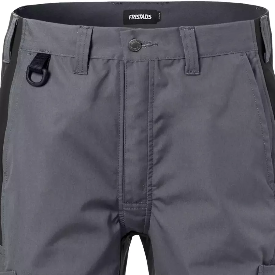 **Water-Repellent Finish** keeps you dry and focused even in damp conditions.