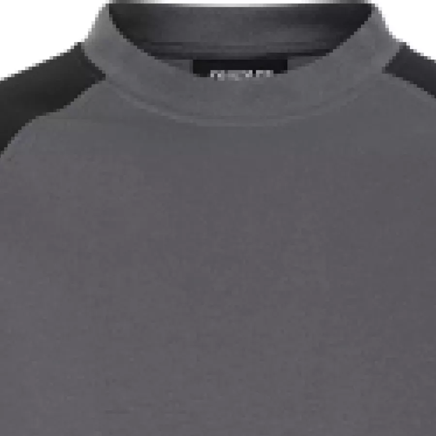 **Rundhalsausschnitt** bietet eine zeitlose, bequeme Passform, die sich perfekt für den Alltag eignet.