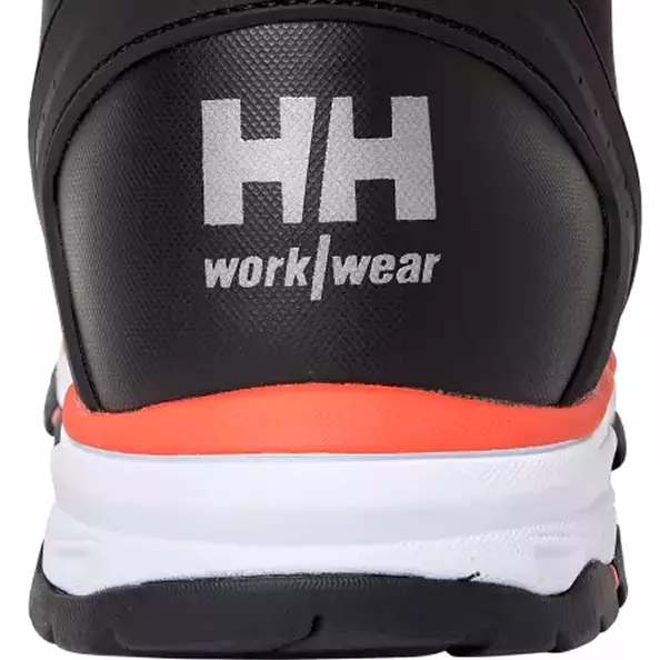 The molded TPU heel overlay provides extra stability and support. This reinforced area helps to secure your foot and protect the heel from scuffs, ensuring a longer product life and improved comfort.