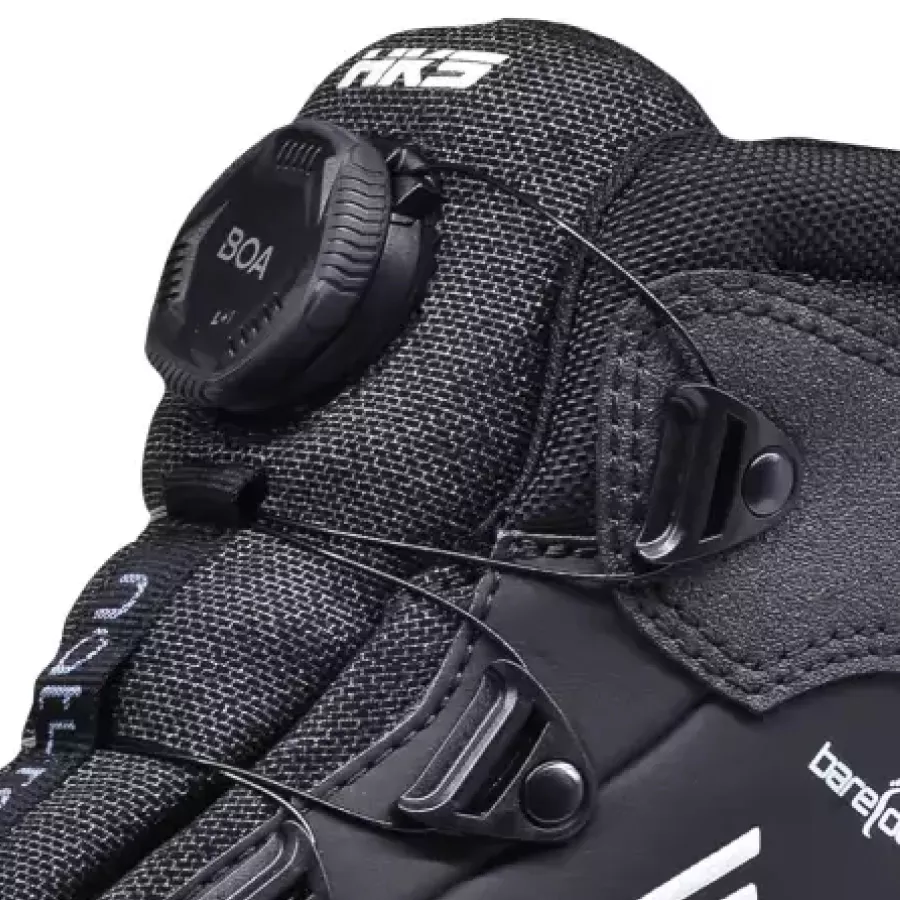 **BOA® Fit System** delivers a precise, secure fit in seconds, letting you fine-tune comfort even on the move.