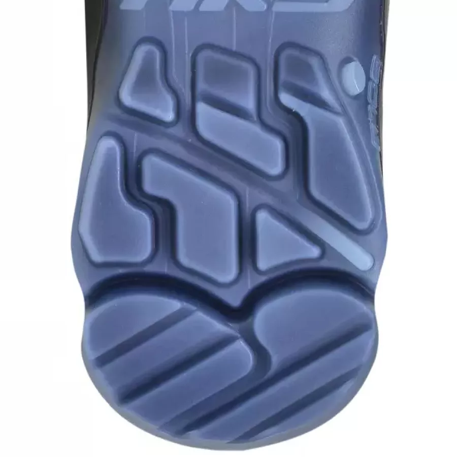 **Rutschhemmende Laufsohle** sorgt für sicheren Halt und hilft Ihnen, den ganzen Tag trittsicher und agil zu bleiben.