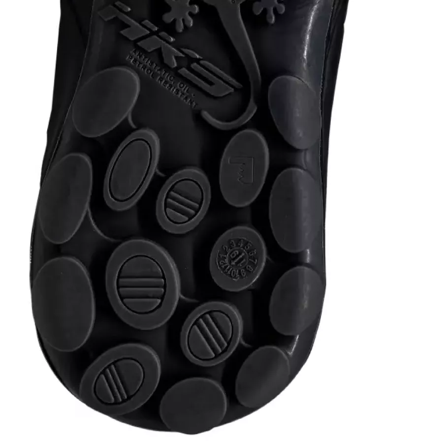 Die **rutschfeste Laufsohle** sorgt bei jedem Schritt für Stabilität und Sicherheit auf glatten oder unebenen Untergründen.