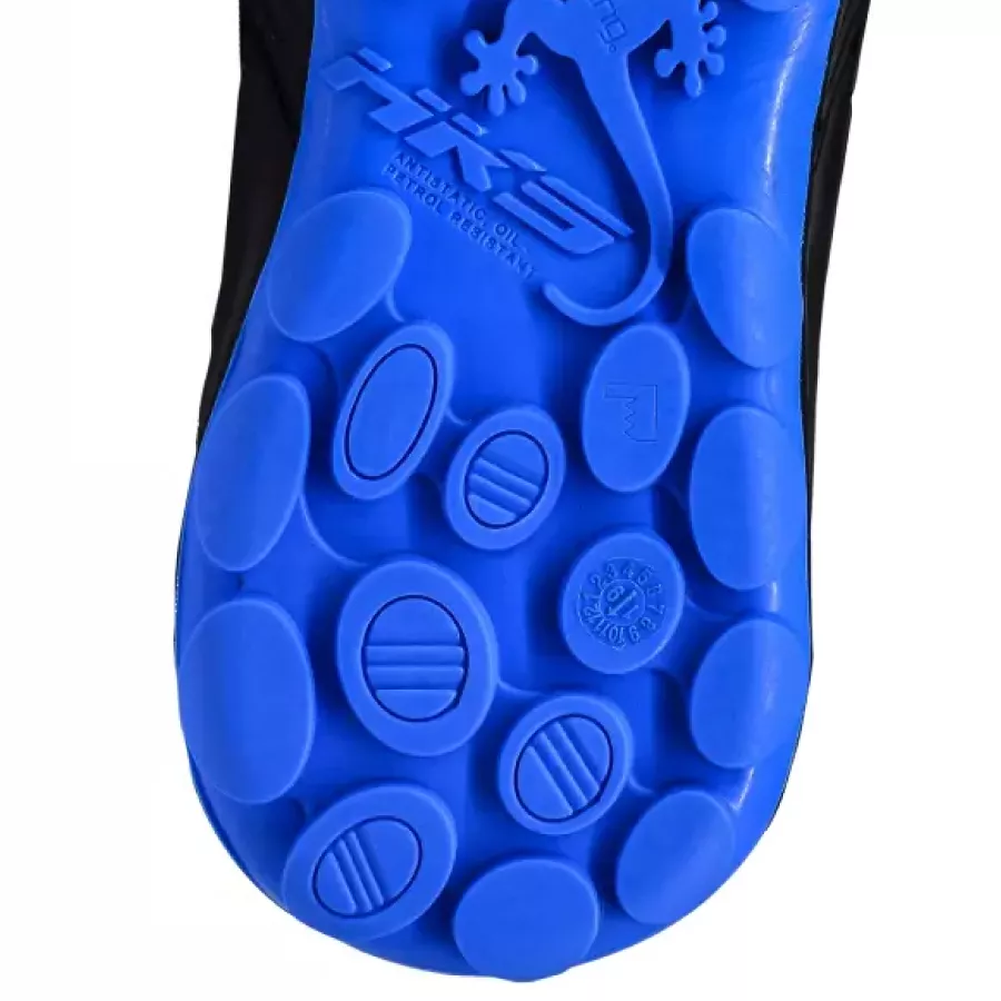 **Rutschfeste Laufsohle** bietet zuverlässigen Halt auf rutschigen Oberflächen und macht jeden Schritt stabil und sicher.