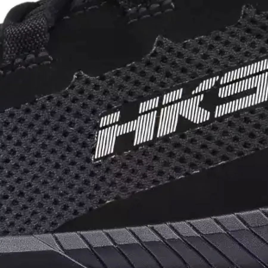 **Cool Mesh-Futter** hält Ihre Füße belüftet und komfortabel, selbst bei langen, aktiven Schichten.