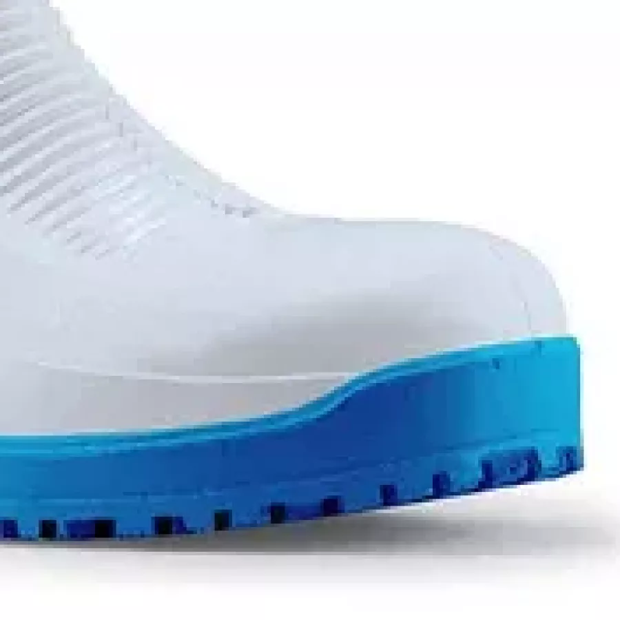 **Stahlkappe** schützt Ihre Füße, ohne die Bewegungsfreiheit einzuschränken.