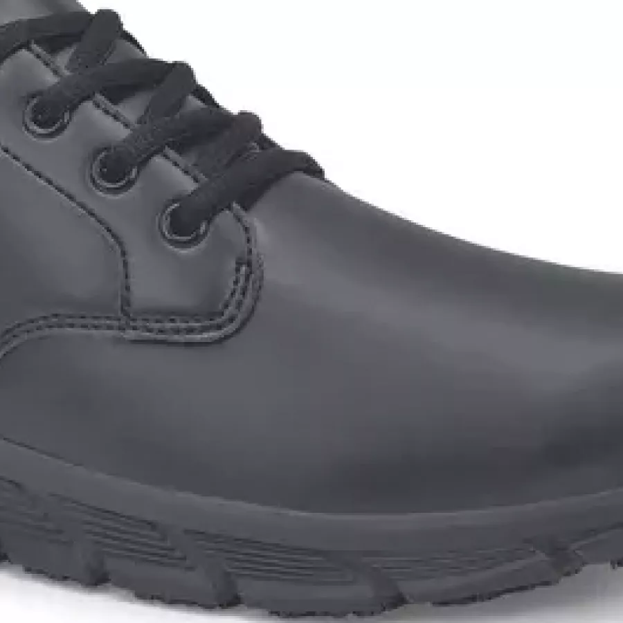 **Water Resistance** helps keep your feet dry and comfortable as you move through busy shifts.