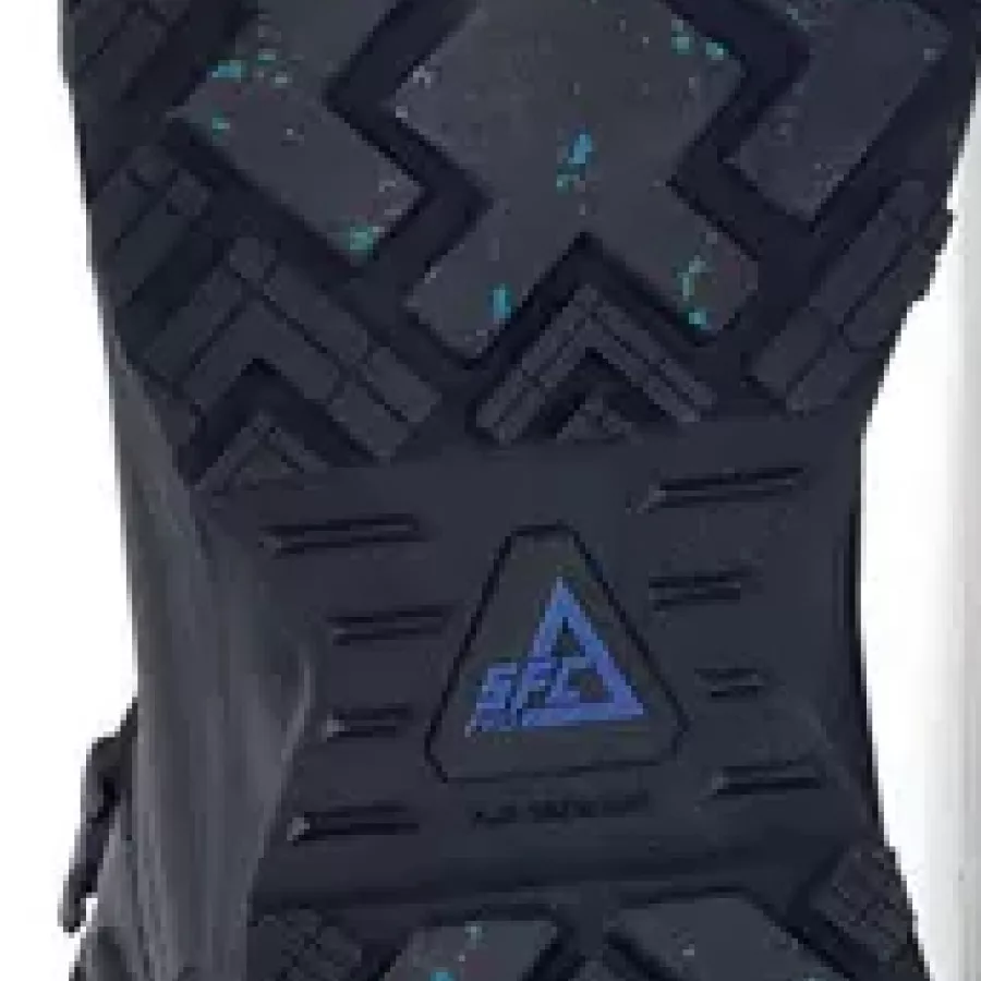 **Anti-Slip Outsoles** keep you steady and confident on slippery floors.