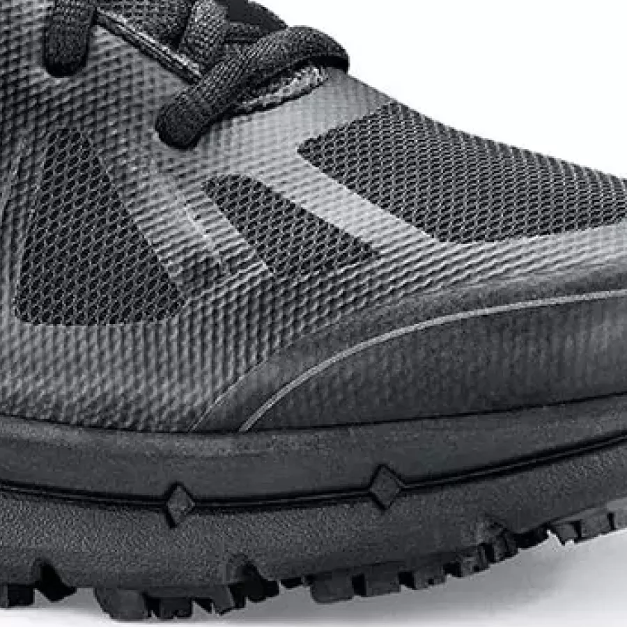 **Breathable Upper** keeps your feet cool and comfortable even during long shifts.