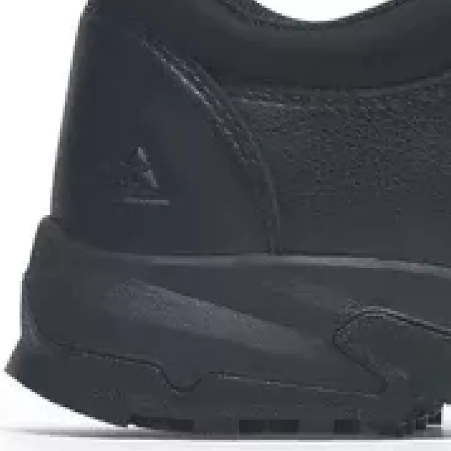 Die Durchtrittsicherheit ermöglicht es Ihnen, sich sicher zu bewegen, ohne sich Sorgen um scharfe Gegenstände unter den Füßen zu machen.