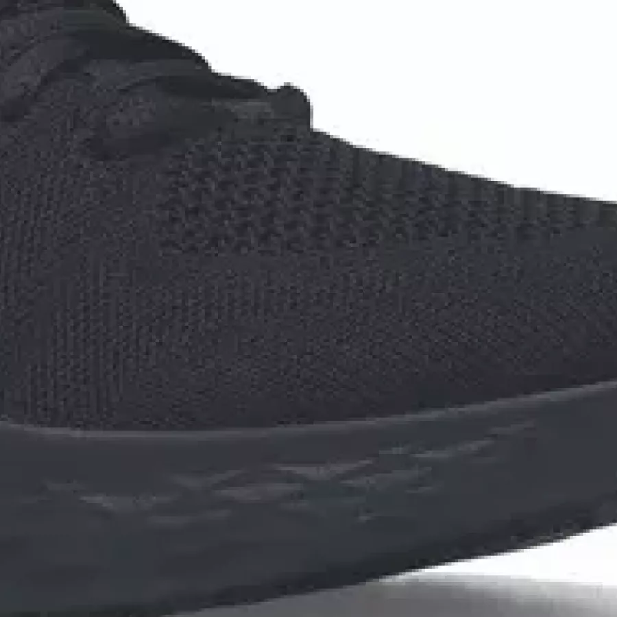 **Atmungsaktives Obermaterial** lässt die Luft frei zirkulieren, damit sich Ihre Füße vom ersten bis zum letzten Schritt frisch und wohl fühlen.