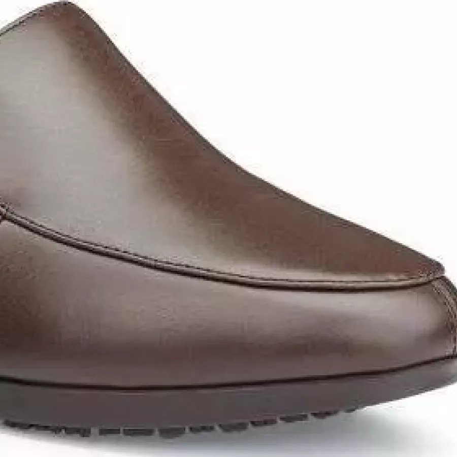 **Water-Resistant Upper** keeps your feet dry and comfortable no matter the spills or splashes.