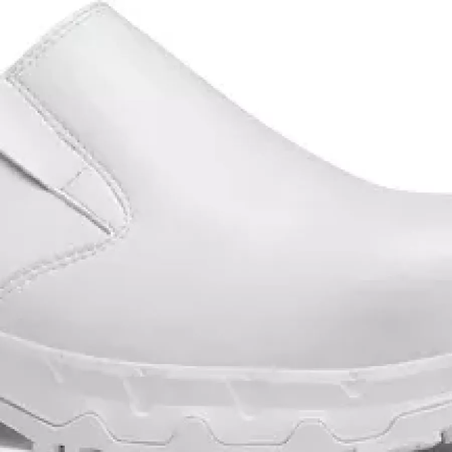 **Waterproof Upper** keeps your feet dry and focused no matter the conditions around you.