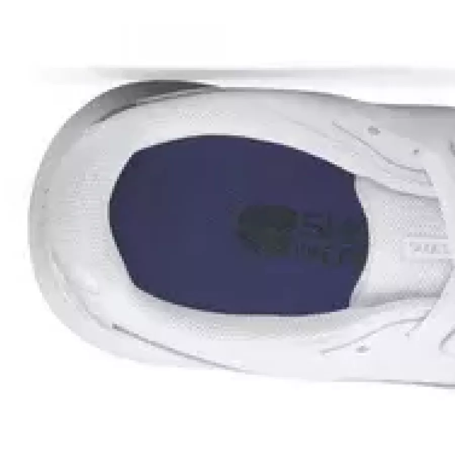 Die **herausnehmbare EVA-Einlegesohle** ermöglicht eine individuelle Anpassung der Dämpfung für ganztägigen Komfort.