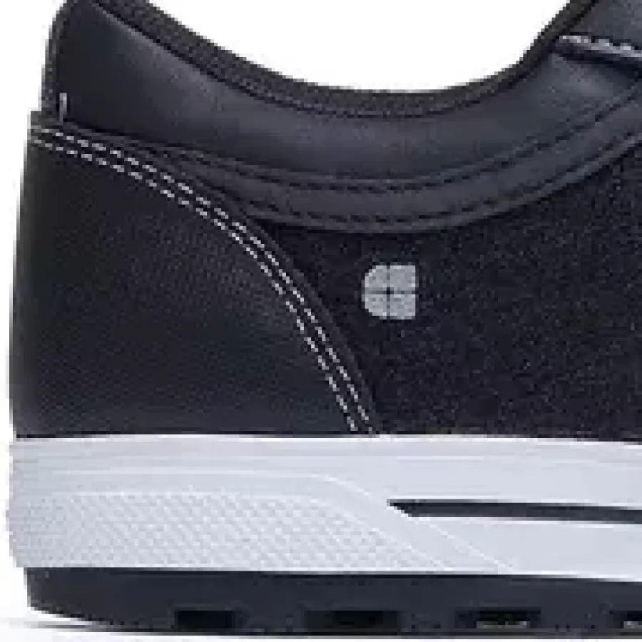 **Durchtrittschutz** lässt Sie sich auf jedem Untergrund sicher und sorgenfrei bewegen.