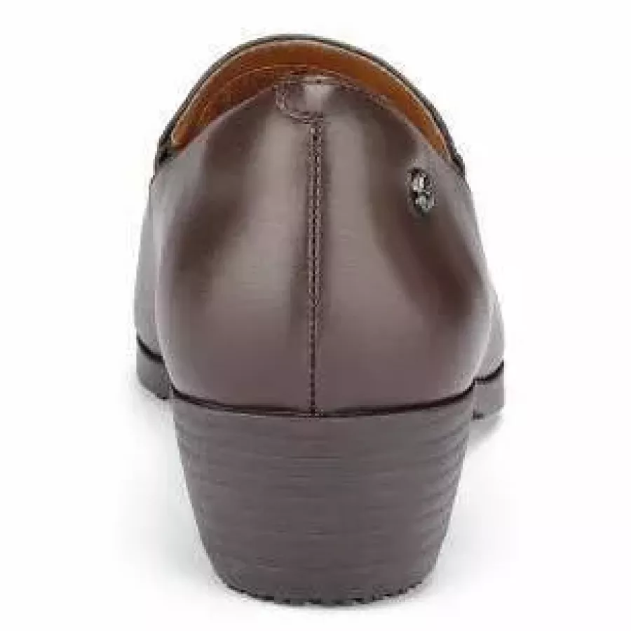 **Shock-Absorbing Heels** soften impact so your feet feel energized even after long hours on your feet.
