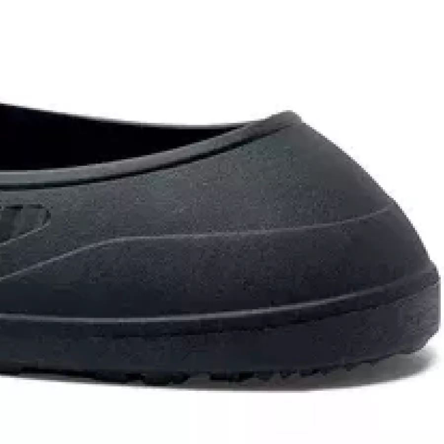 **Water-Repellent Material** keeps your feet dry and comfortable even in damp conditions.