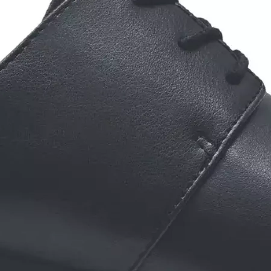 **Futter aus recyceltem Polyester** fühlt sich weich am Fuß an und unterstützt gleichzeitig eine nachhaltigere Wahl.