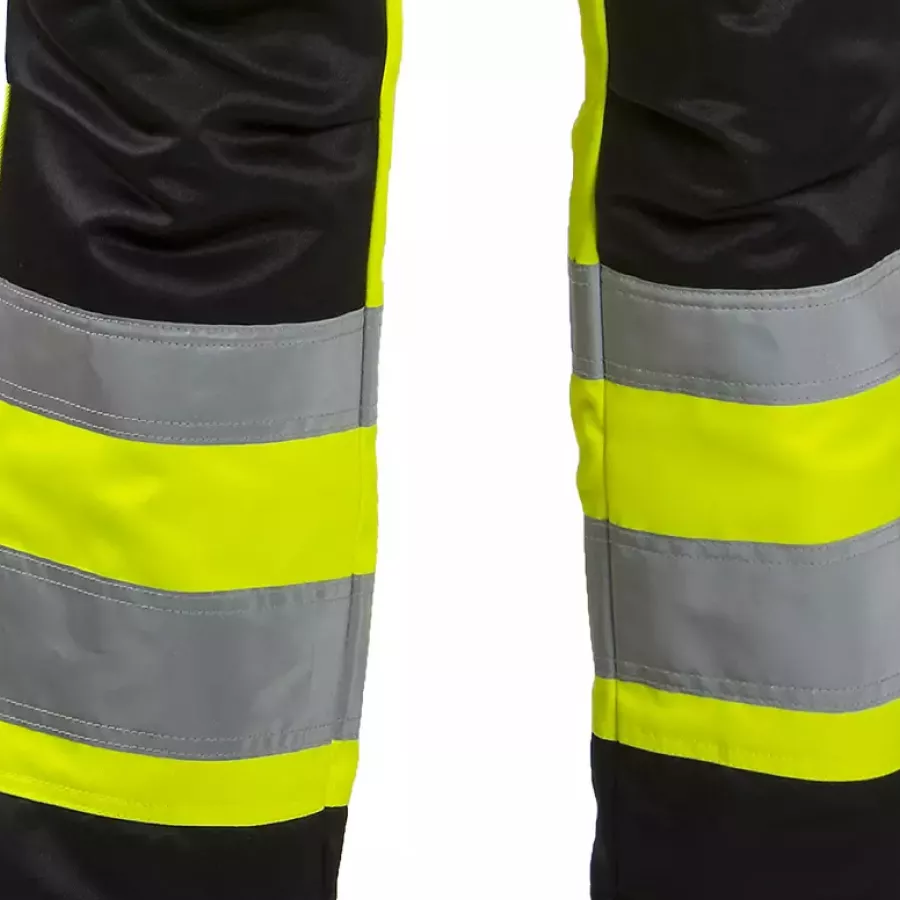 **Reflective Strips** enhance visibility so you feel confident and seen when working in low-light environments.