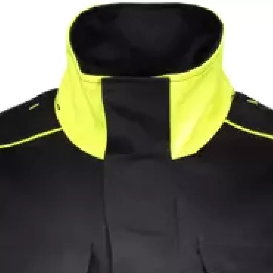 **Stehkragen** schützt Ihren Hals und lässt Sie sich frei und bequem bewegen.