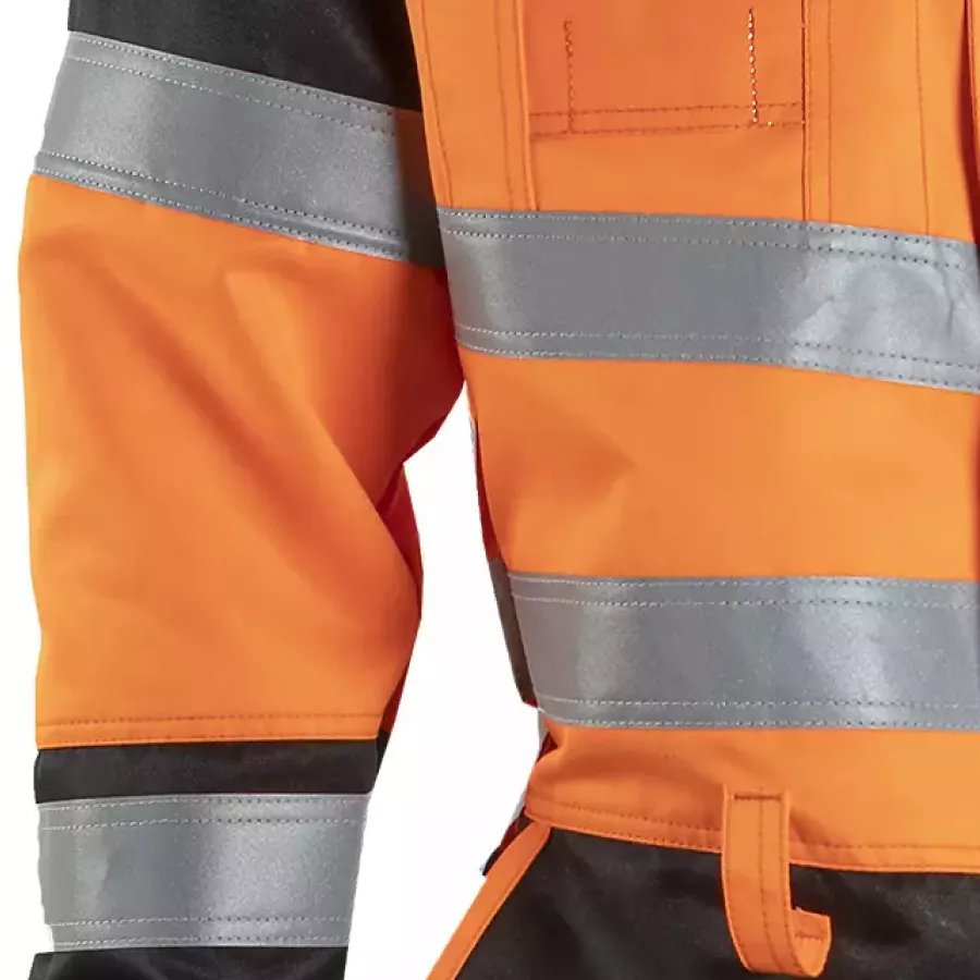 **Reflexstreifen** erhöhen die Sichtbarkeit, damit Sie sich bei schlechten Lichtverhältnissen sicher und gesehen fühlen.