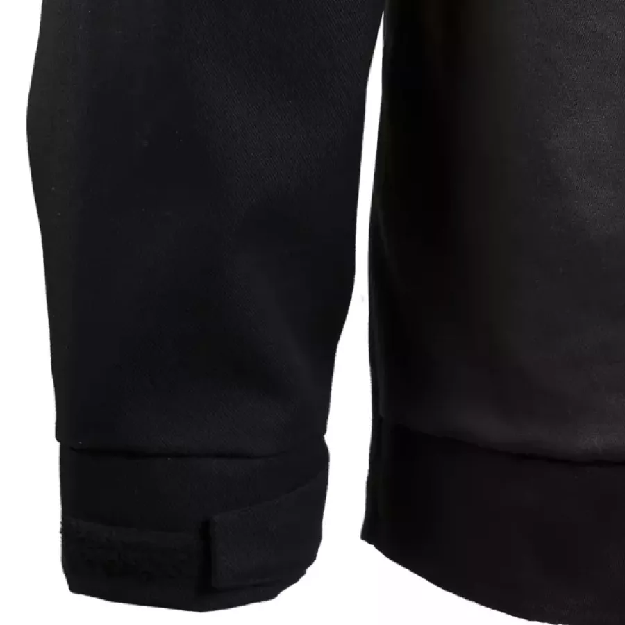 **Adjustable Velcro Cuffs** let you fine-tune the fit to keep warmth in and distractions out as you move.